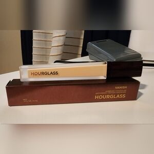 Hourglass Vanish Concealer
